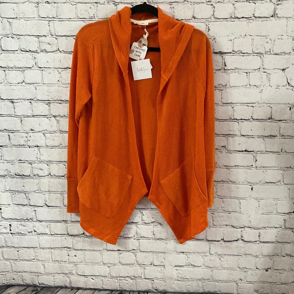 ANDTHEWHY WOMENS CARDIGAN.  NWT